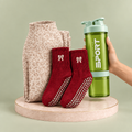 Pack Studio FitNova – visuel avec shaker tenu par une main